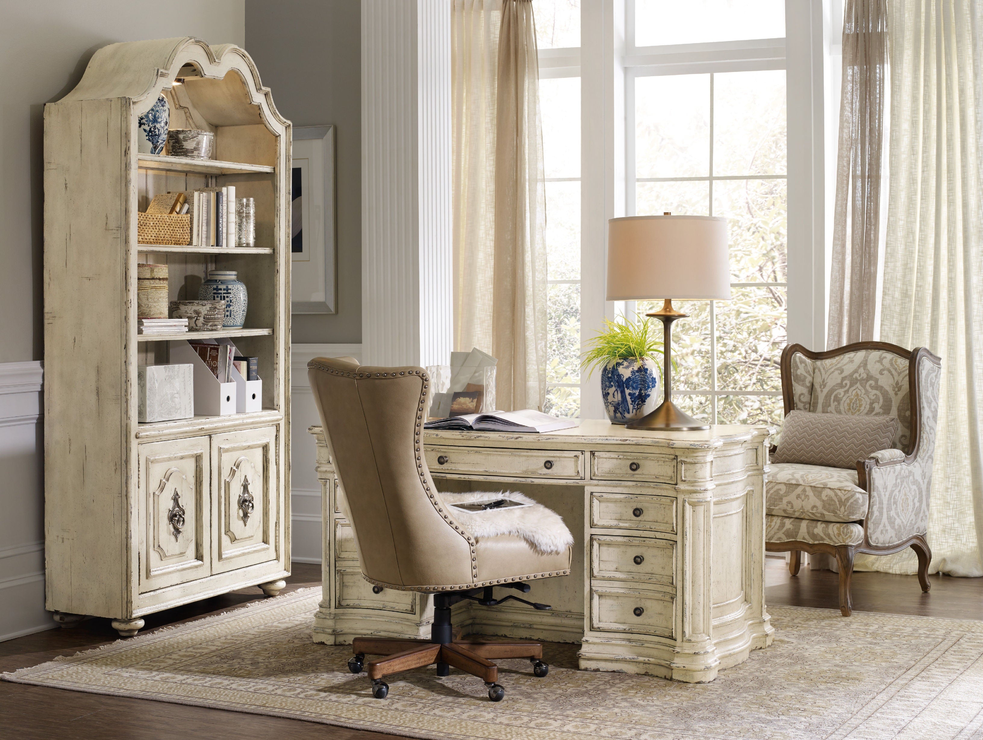 Hooker Furniture Home Office Lynn Executive Swivel Tilt Chair