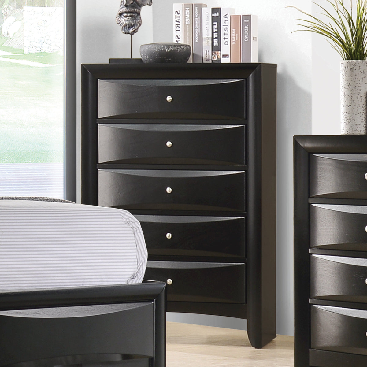 Coaster Briana Rectangular 5-drawer Chest Black Model 200705