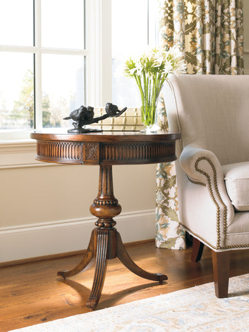 Hooker Furniture Living Room Round Pedestal Accent Table