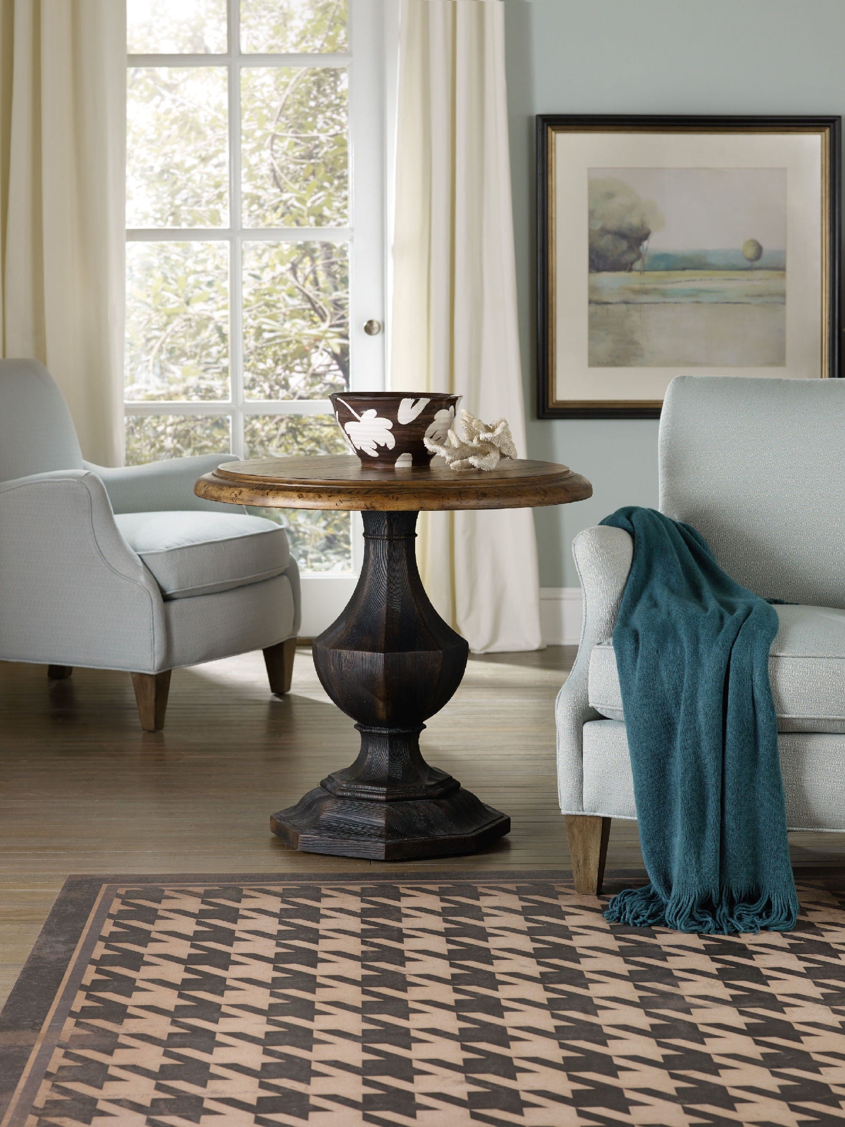 Hooker Furniture Living Room Sanctuary Round Accent Table
