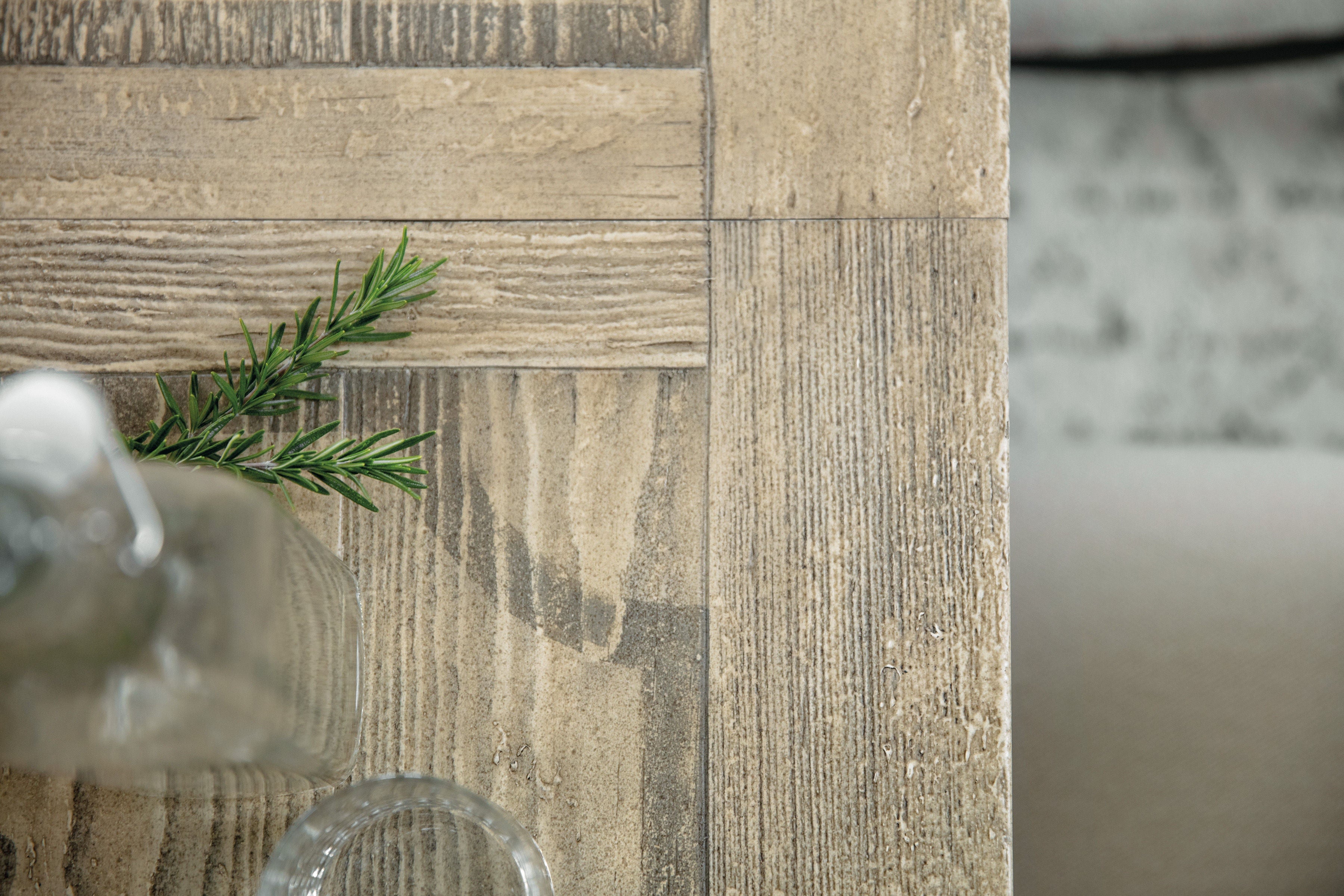 Hooker Furniture Casual Dining Ciao Bella 84in Trestle Table w/ 2-18in Leaves-Flaky White/Black