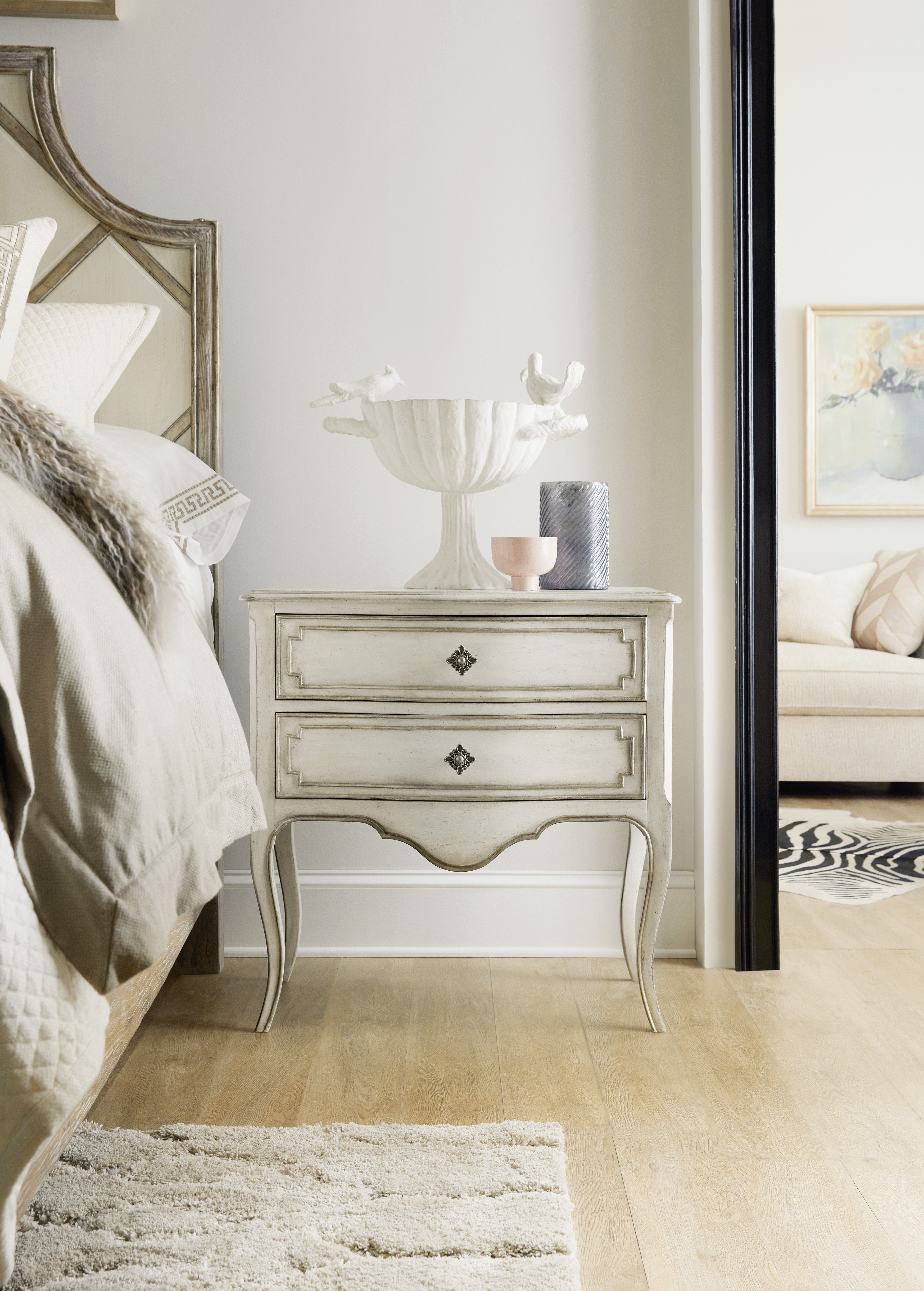 Hooker Furniture Bedroom Sanctuary Coco En Blanc Nightstand