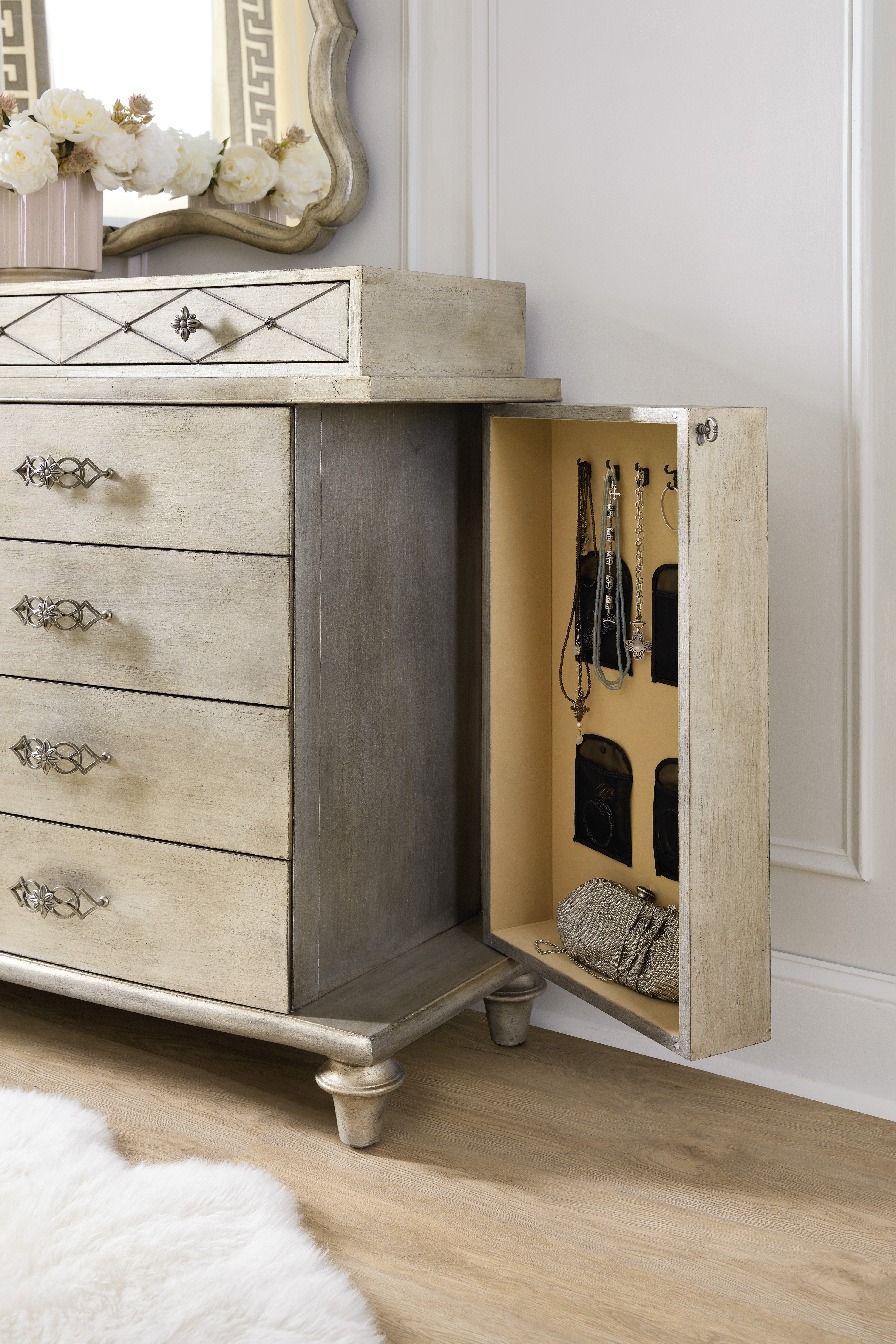Hooker Furniture Bedroom Sanctuary Diamont Dresser