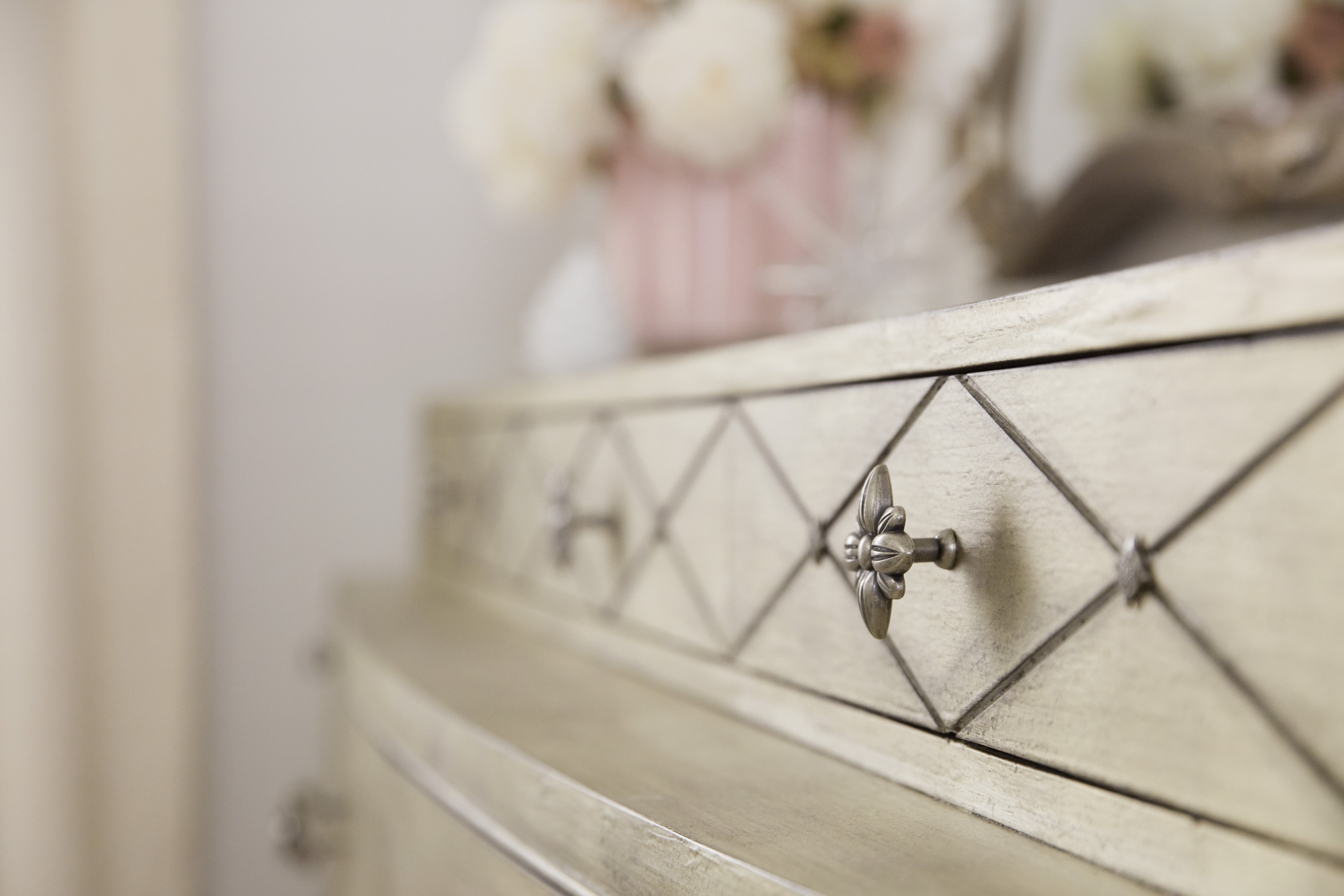 Hooker Furniture Bedroom Sanctuary Diamont Dresser