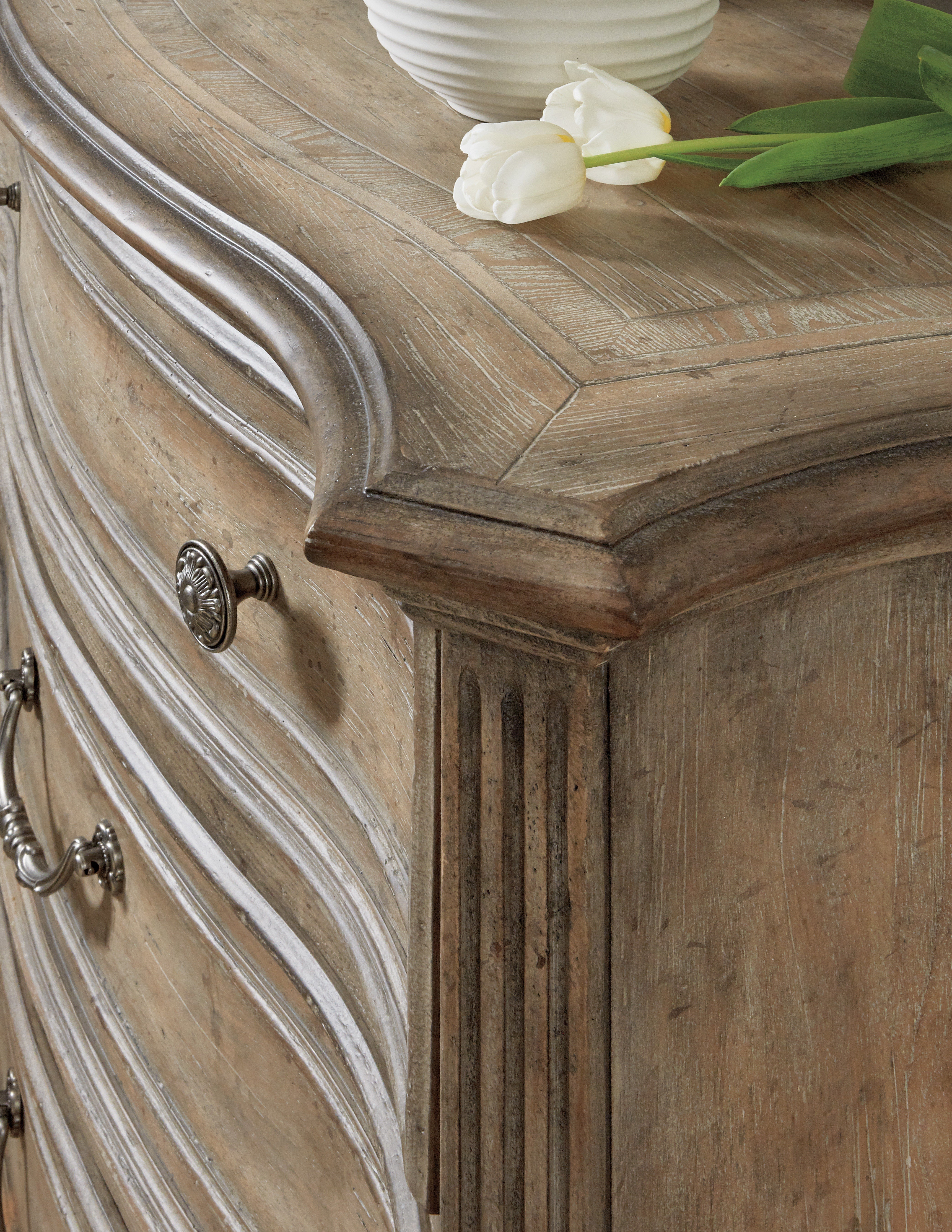 Hooker Furniture Bedroom Castella Bachelors Chest