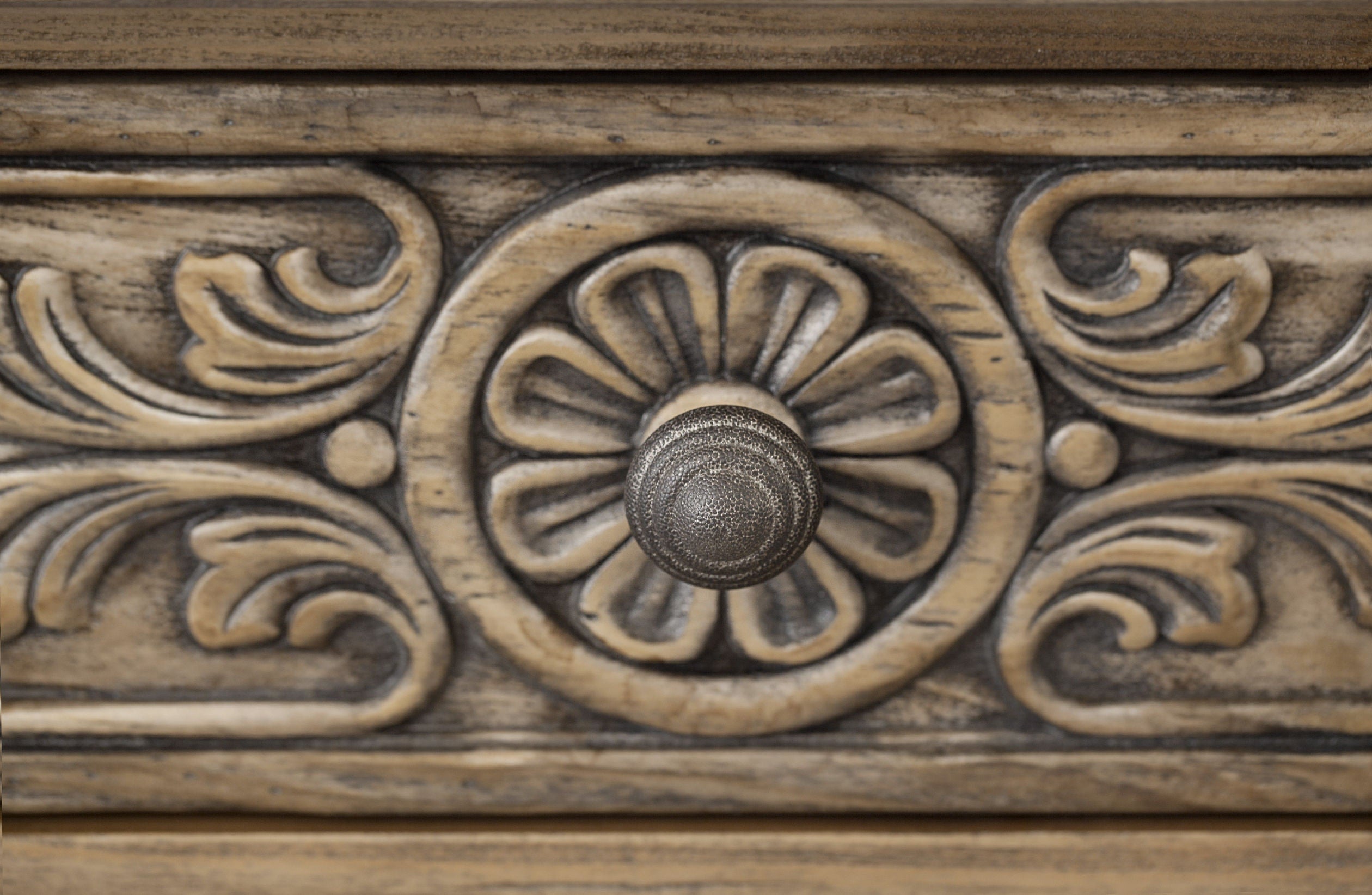 Hooker Furniture Living Room Bexar Leg Huntboard