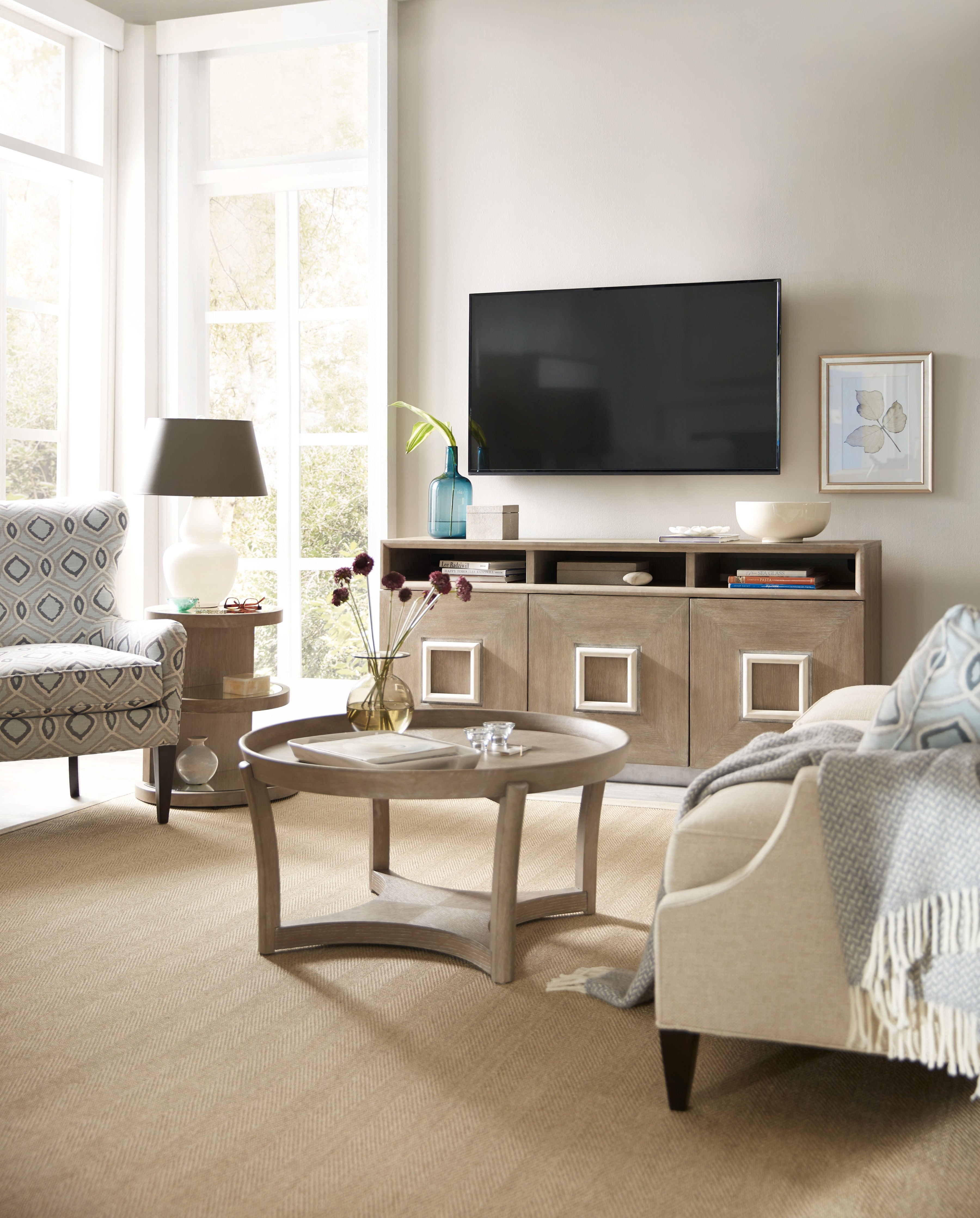 Hooker Furniture Living Room Affinity Round Cocktail Table