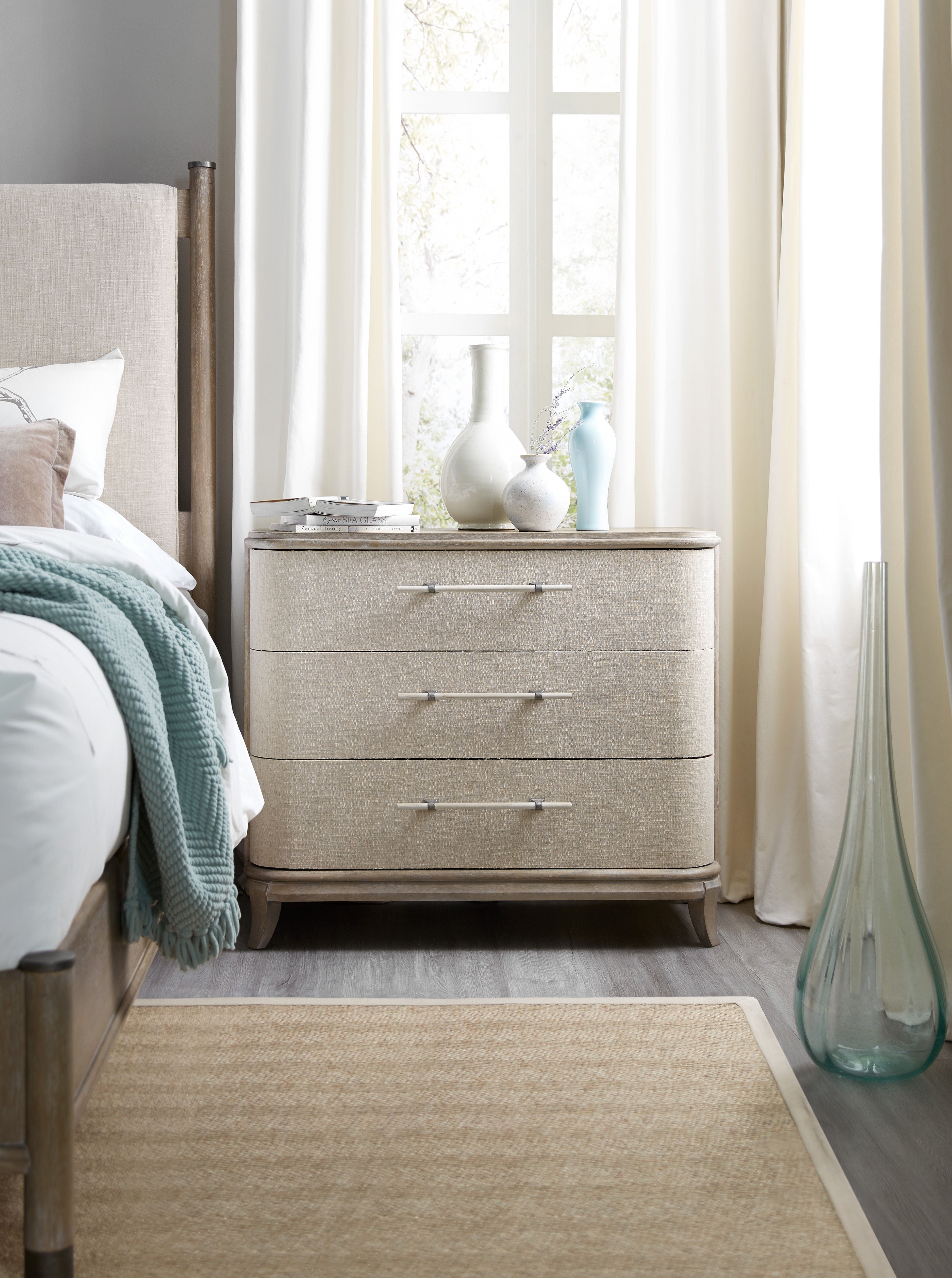 Hooker Furniture Bedroom Affinity Bachelors Chest