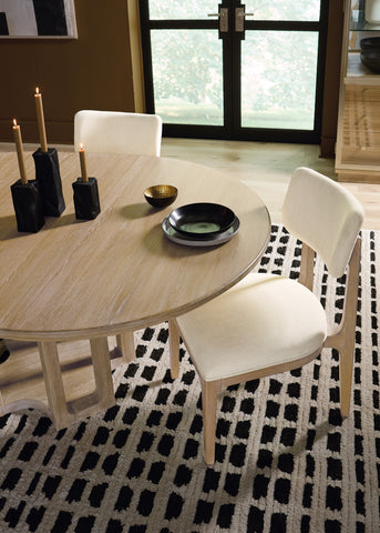 Hooker Furniture Casual Dining Banyon Bay Round Dining Table with One 18-inch Leaf