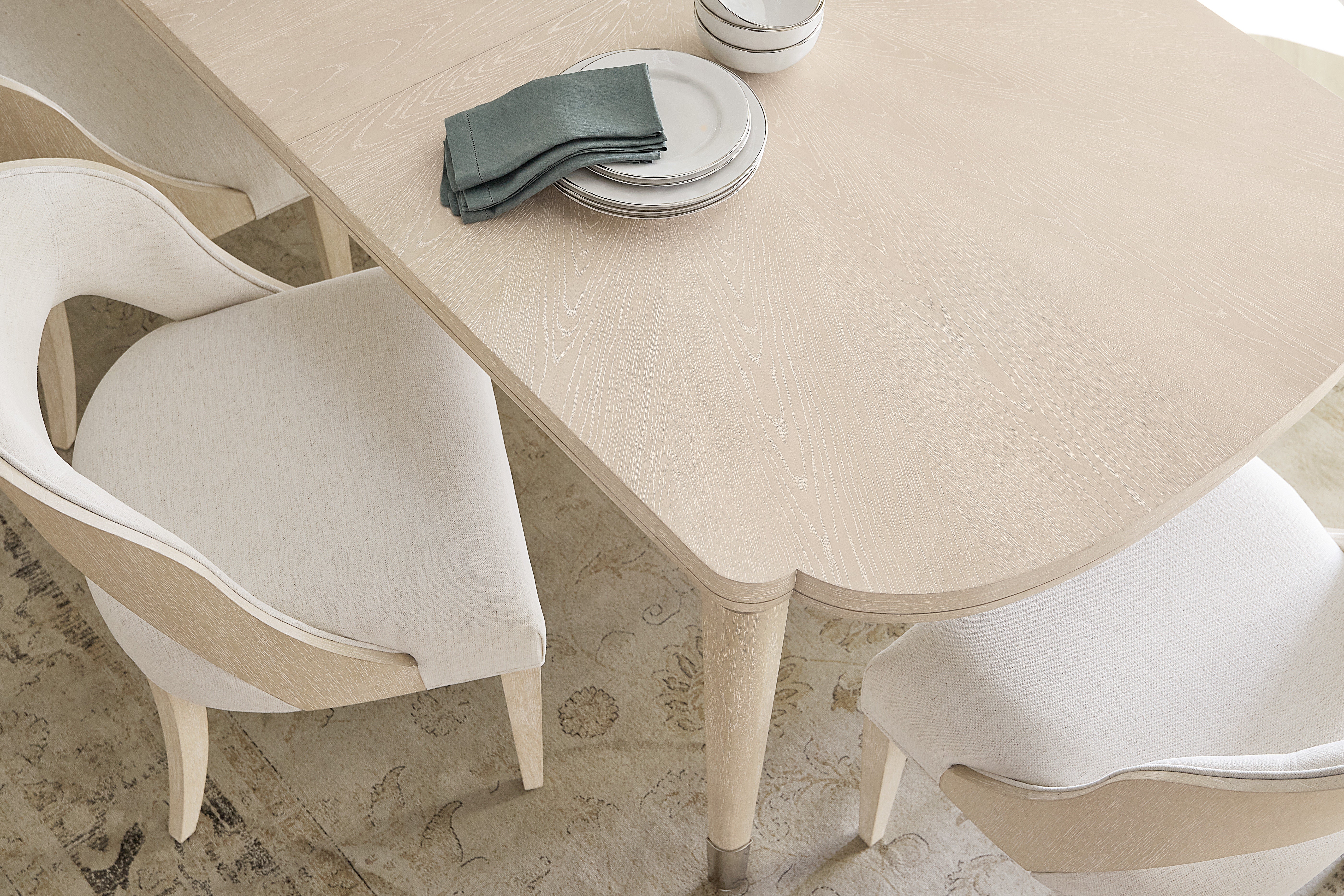 Hooker Furniture Casual Dining Nouveau Chic Rectangle Dining Table w/1-22in Leaf