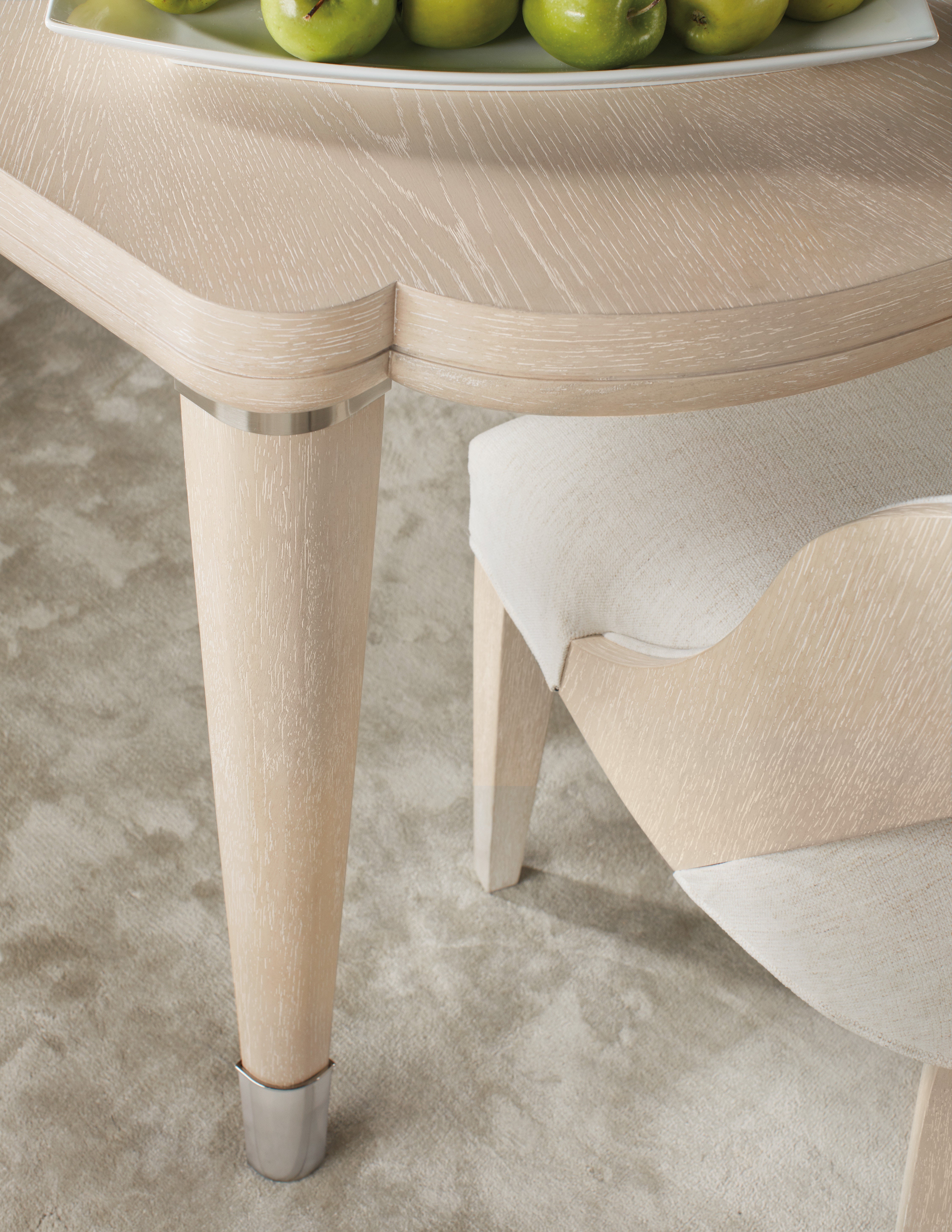 Hooker Furniture Casual Dining Nouveau Chic Rectangle Dining Table w/1-22in Leaf