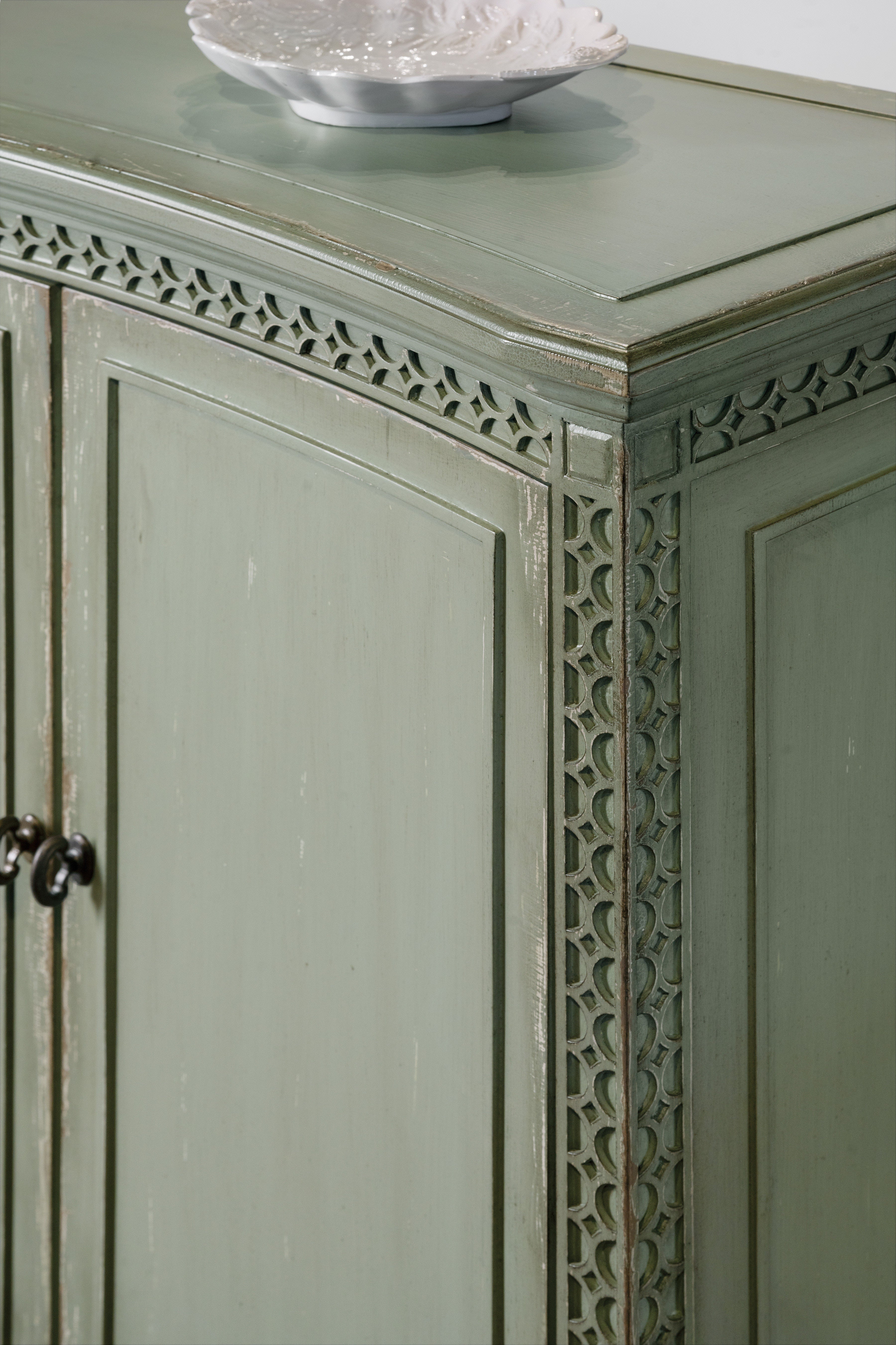 Hooker Furniture Living Room Charleston Two-Door Accent Chest