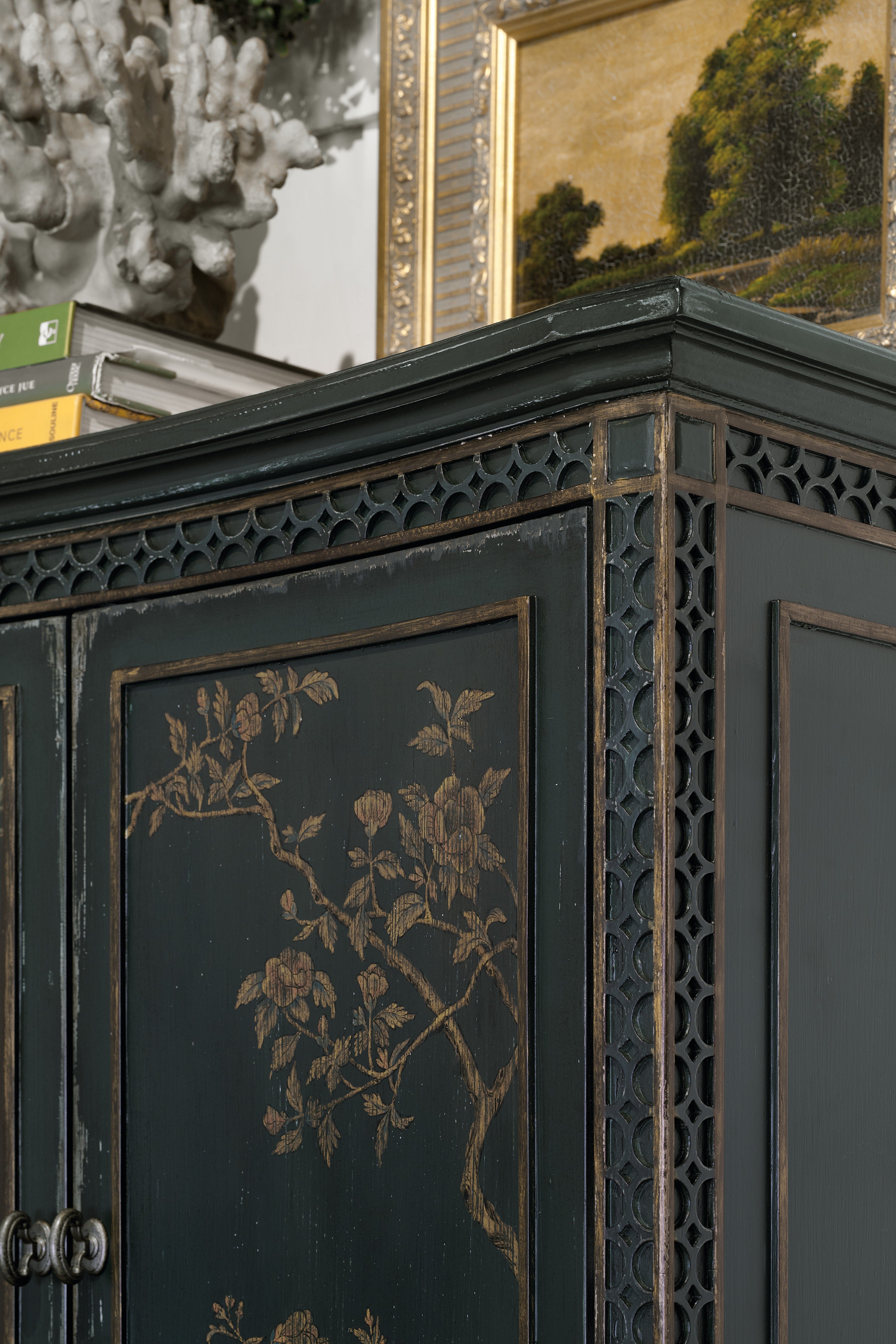 Hooker Furniture Living Room Charleston Two-Door Accent Chest