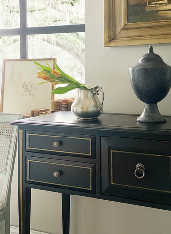Hooker Furniture Living Room Charleston Five-Drawer Console Table