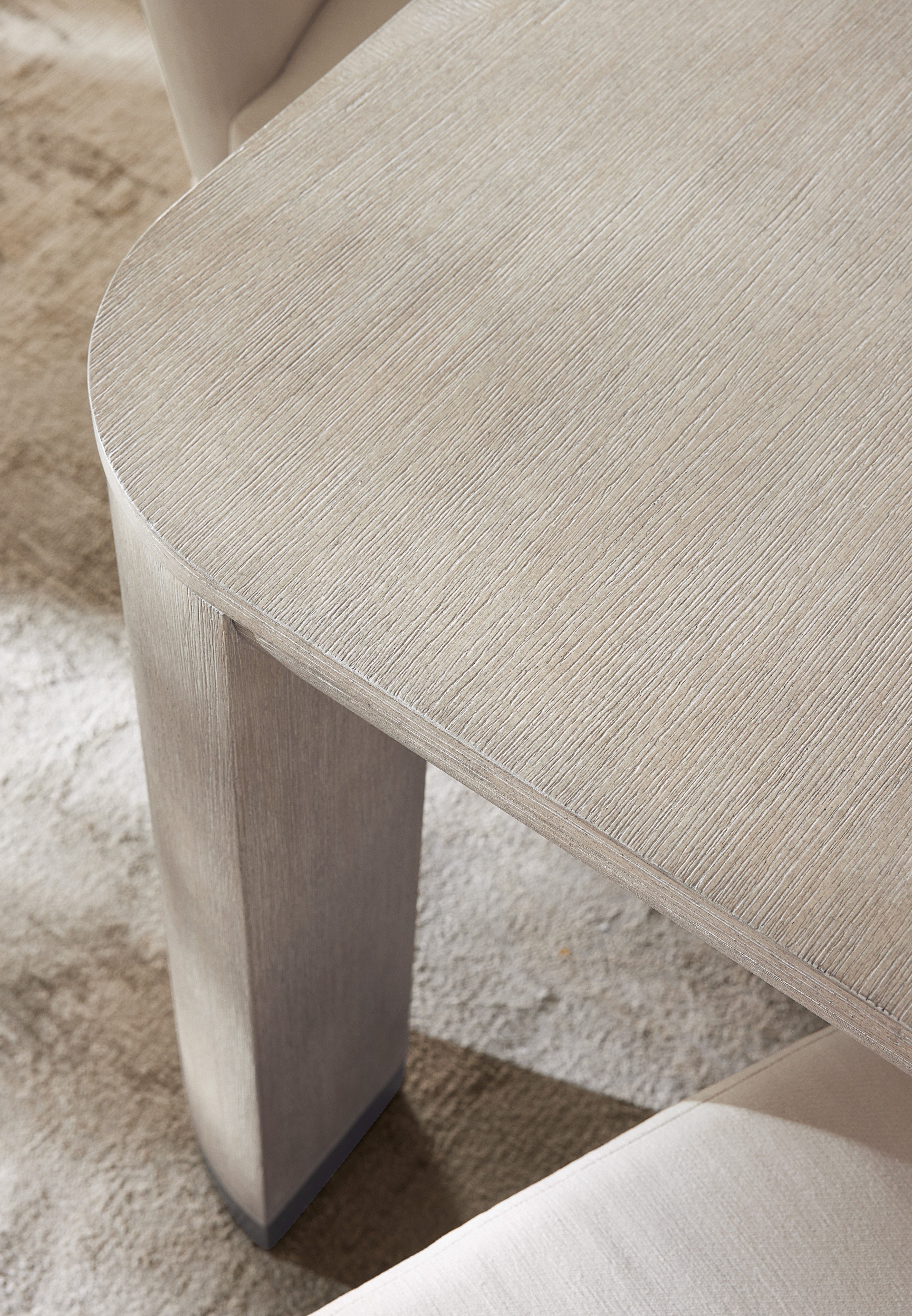 Hooker Furniture Casual Dining Modern Mood Leg Dining Table w/1-24in leaf