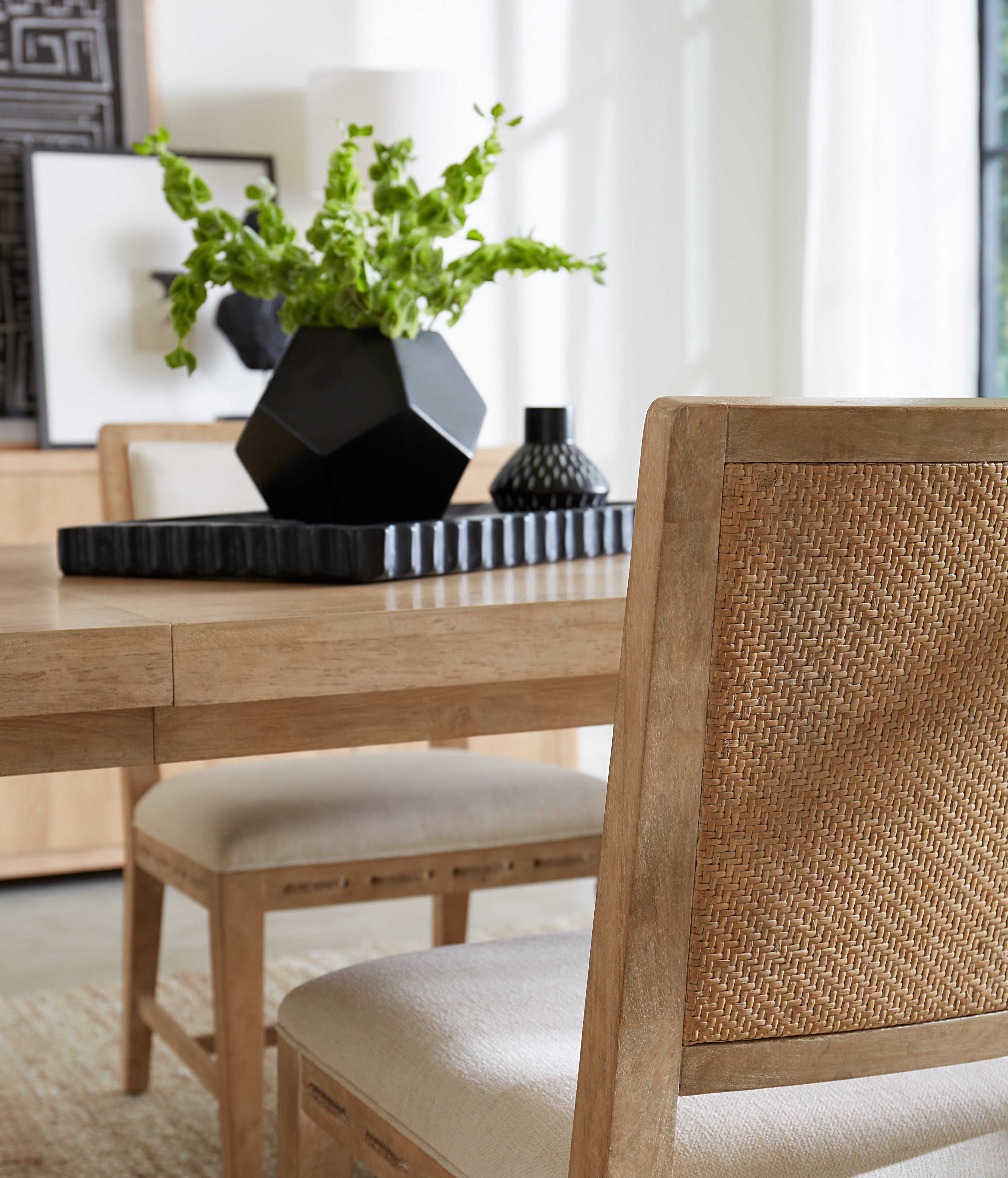 Hooker Furniture Casual Dining Retreat Rectangle Dining Table w/1-22in leaf