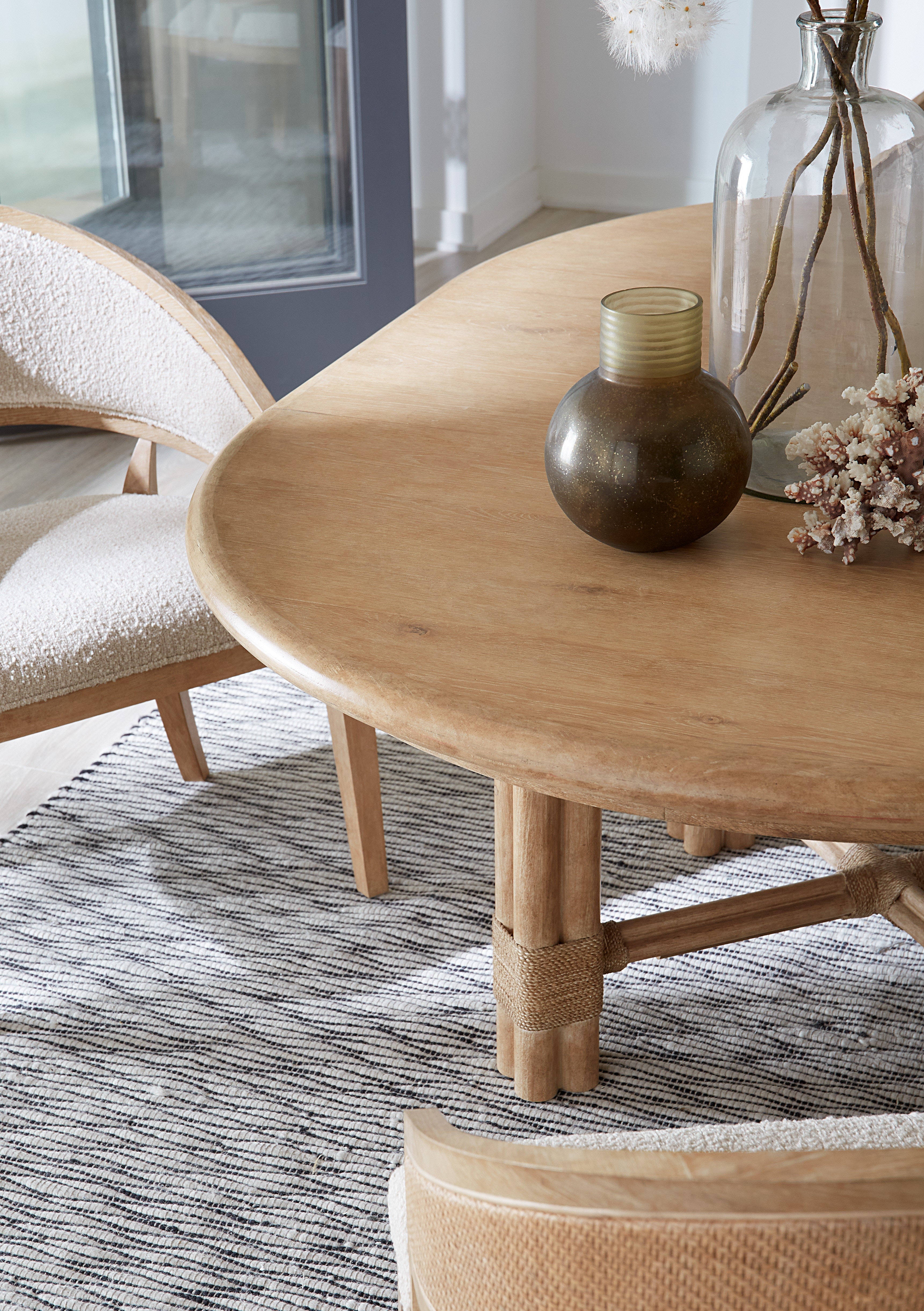 Hooker Furniture Casual Dining Retreat Pole Rattan Round Dining Table w/1-20in leaf