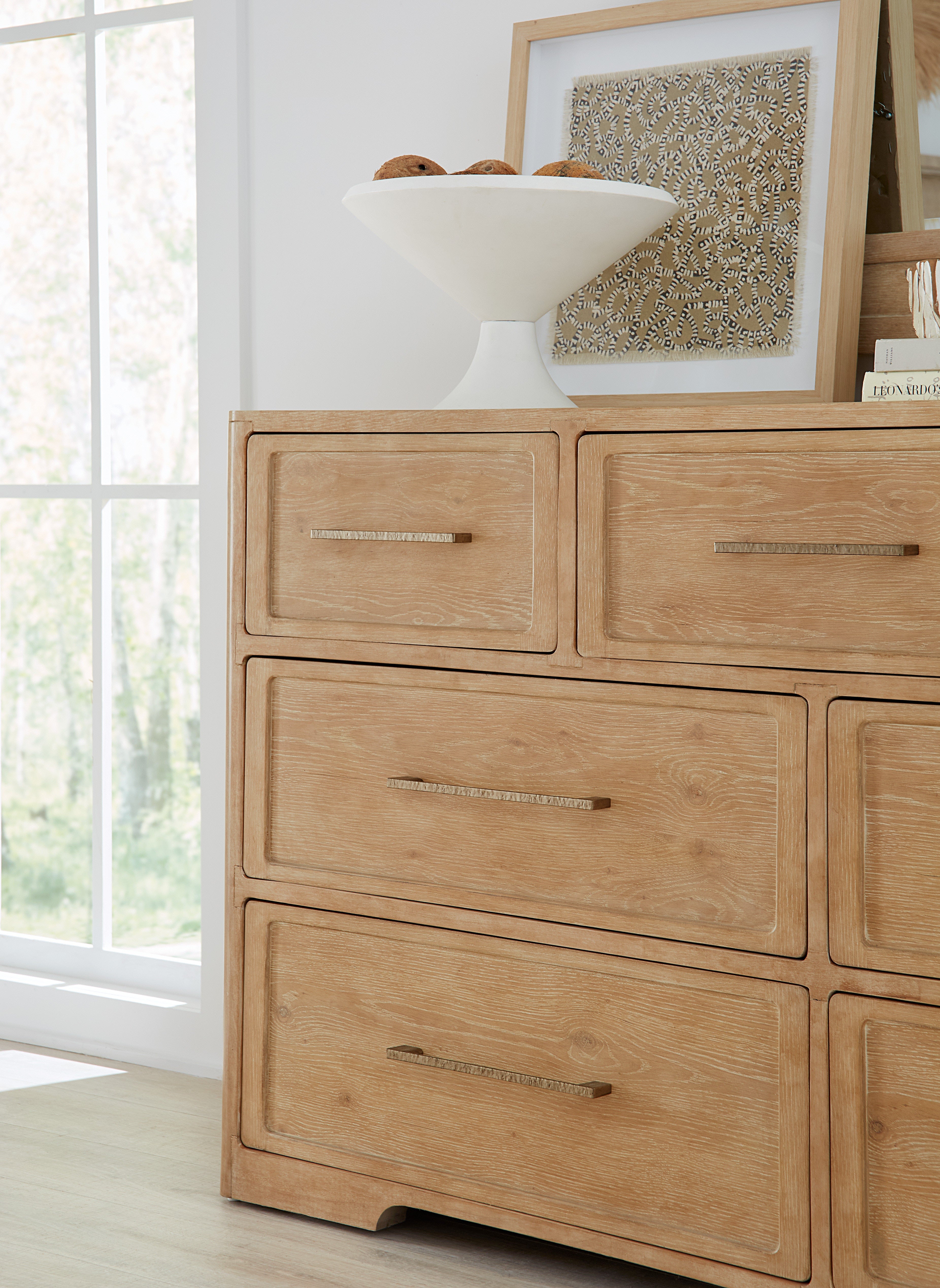 Hooker Furniture Bedroom Retreat Seven-Drawer Dresser