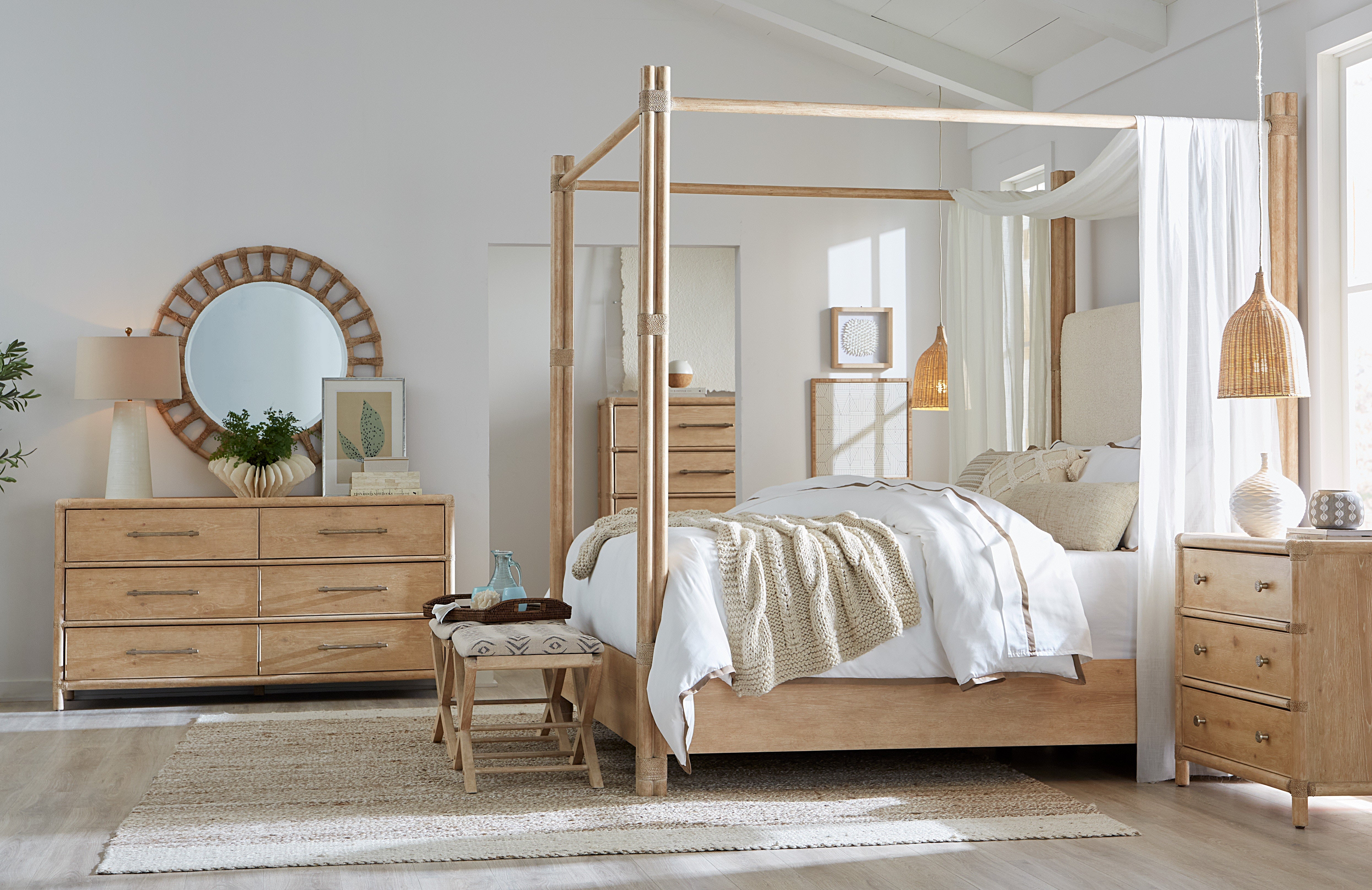 Hooker Furniture Bedroom Retreat Pole Rattan Cal King Upholstered Poster Bed w/Canopy