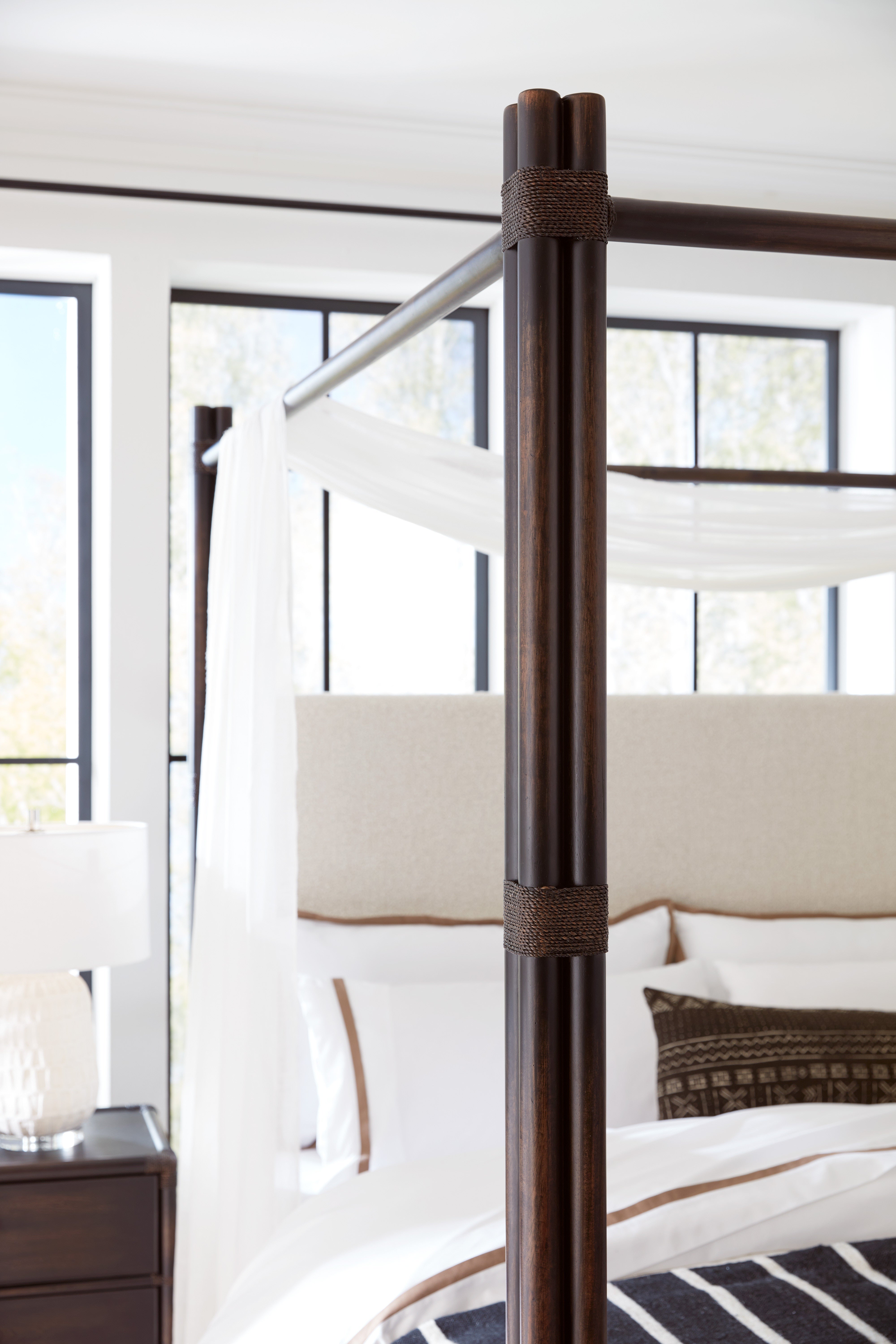 Hooker Furniture Bedroom Retreat Pole Rattan King Upholstered Poster Bed w/Canopy