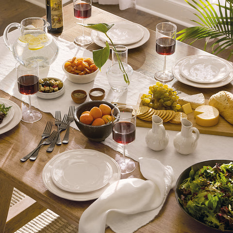 Hooker Furniture Casual Dining Vineyard Row Rectangle Dining Table with Two 20-inch Leaves