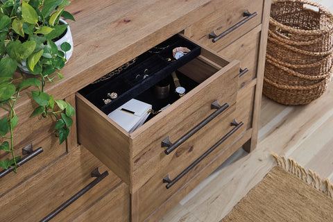 Hooker Furniture Bedroom Vineyard Row Seven-Drawer Dresser