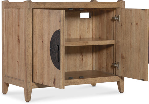 Hooker Furniture Bedroom Vineyard Row Two-Door Nightstand