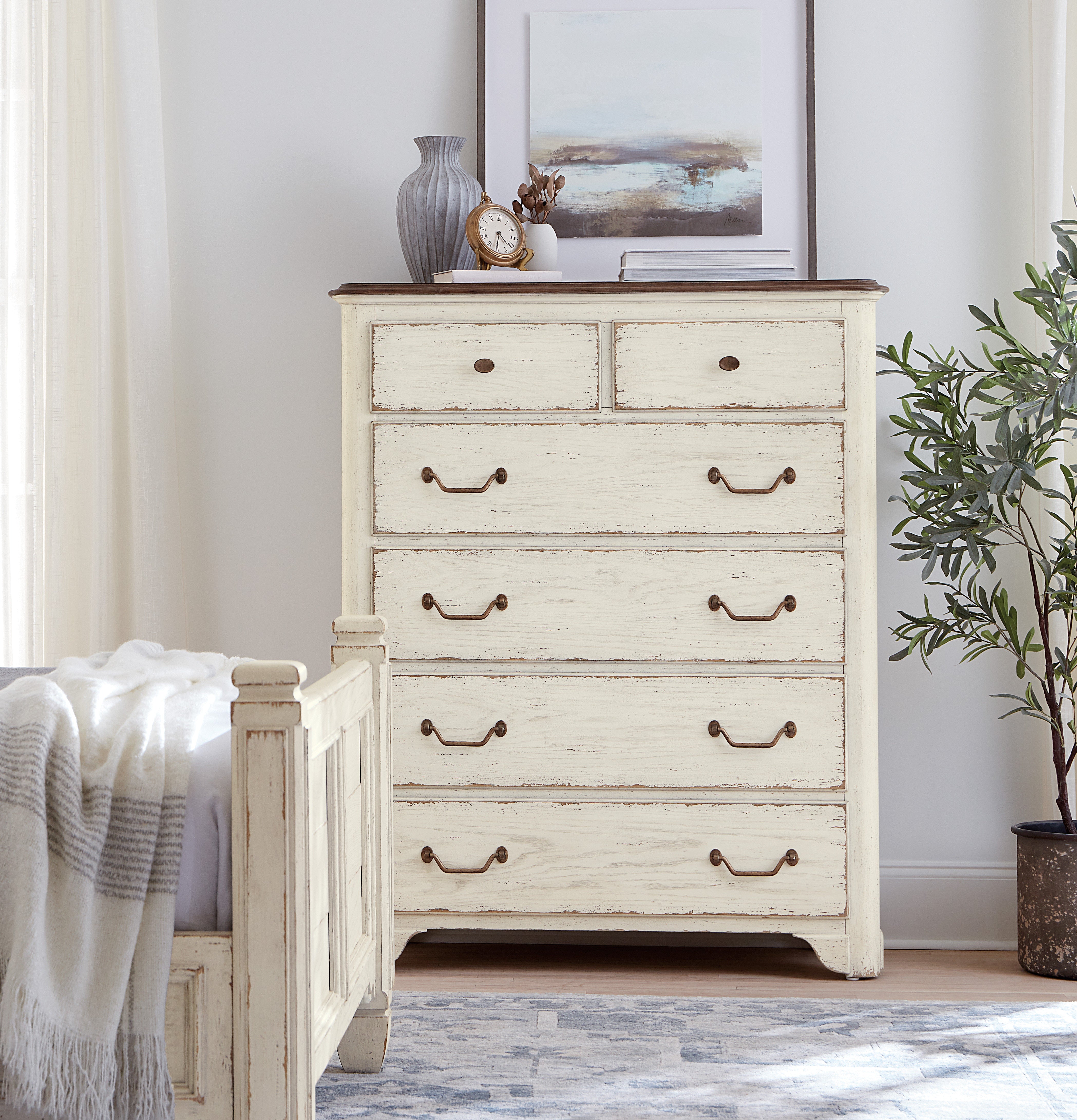 Hooker Furniture Bedroom Americana Six-Drawer Chest