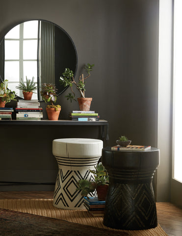 Hooker Furniture Living Room Commerce & Market Carved Stump Side Table