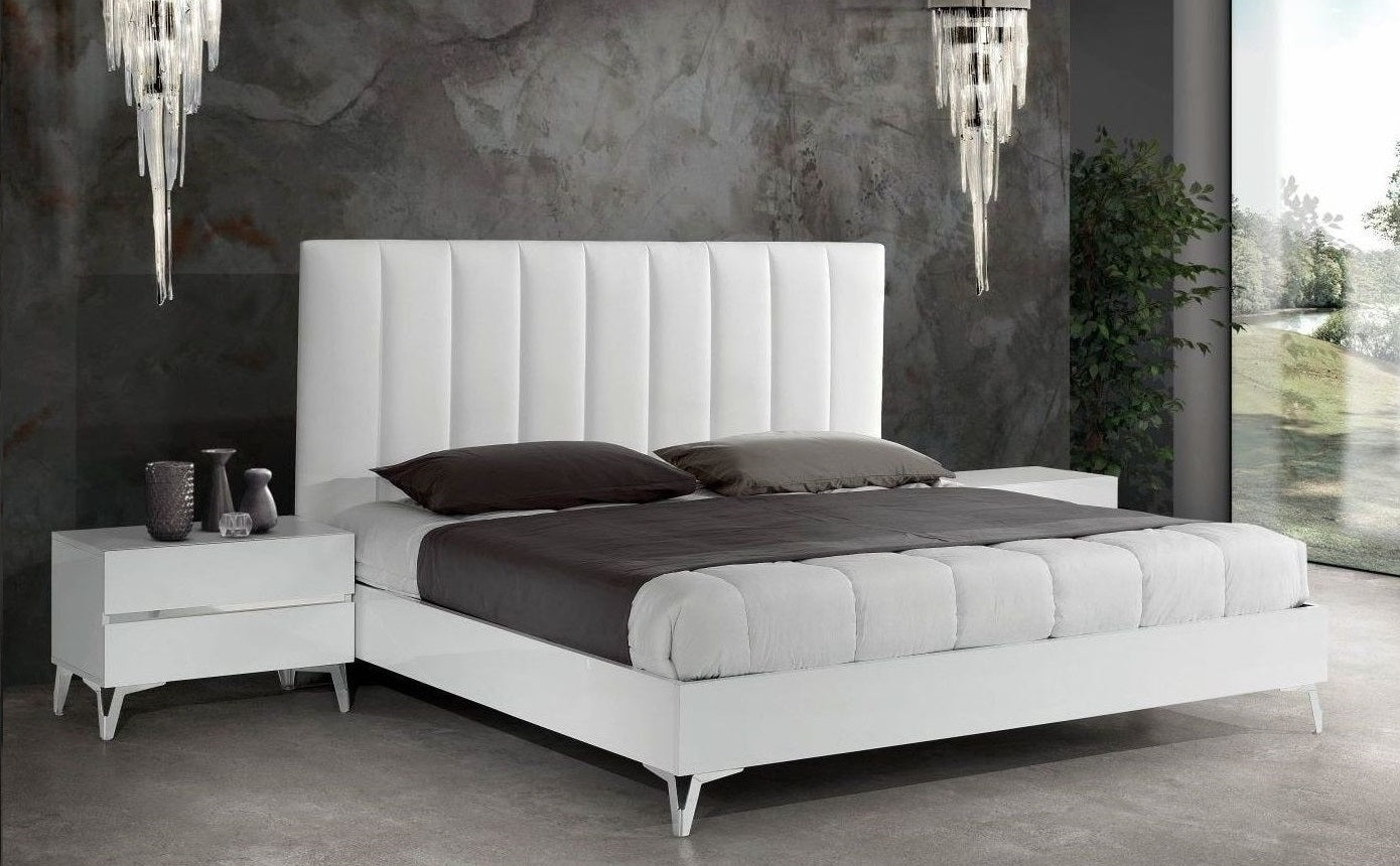 Nova Domus Angela Italian Modern White Eco Leather Bed With Nightstands Model VGACANGELA-SET-NOWINGS