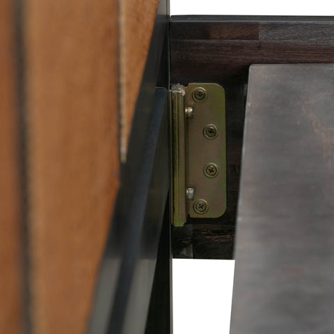 Sierra Noir Bed in Queen Model: TOV-B44101