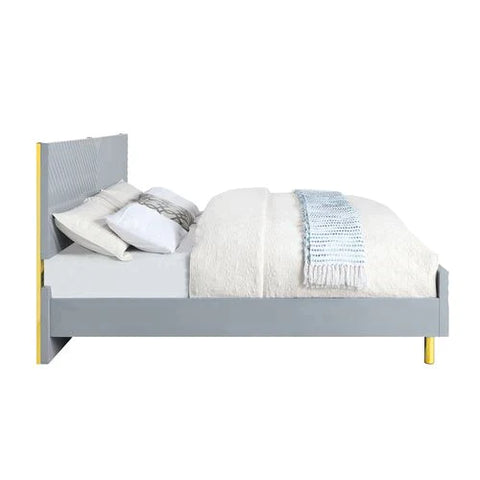 Gaines Gray High Gloss Finish Eastern King Bed Model BD01039EK By ACME Furniture