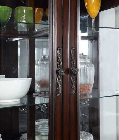 NOUVELLE HUTCH & BUFFET