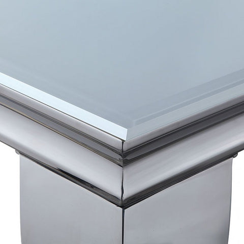 NEUVEVILLE DINING TABLE