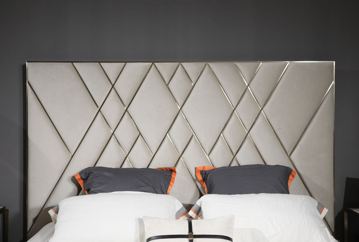 Modrest Eldora Glam Beige Velvet And Brushed Brass Bed Model VGVCBD1900-19