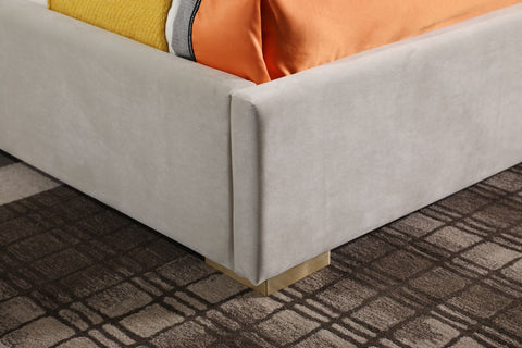 Modrest Eldora Glam Beige Velvet And Brushed Brass Bed Model VGVCBD1900-19