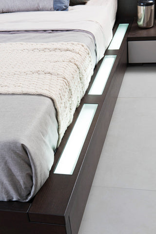 Modrest Gamma Contemporary Brown Oak Bed With Storage Model VGWCC151A-BRN