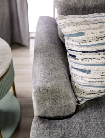 LEYTONSTONE LOVESEAT