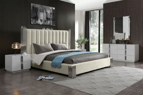 Modrest Token Eastern King Modern White & Stainless Steel Bed Model VGVCBD815-WHT-BED-EK